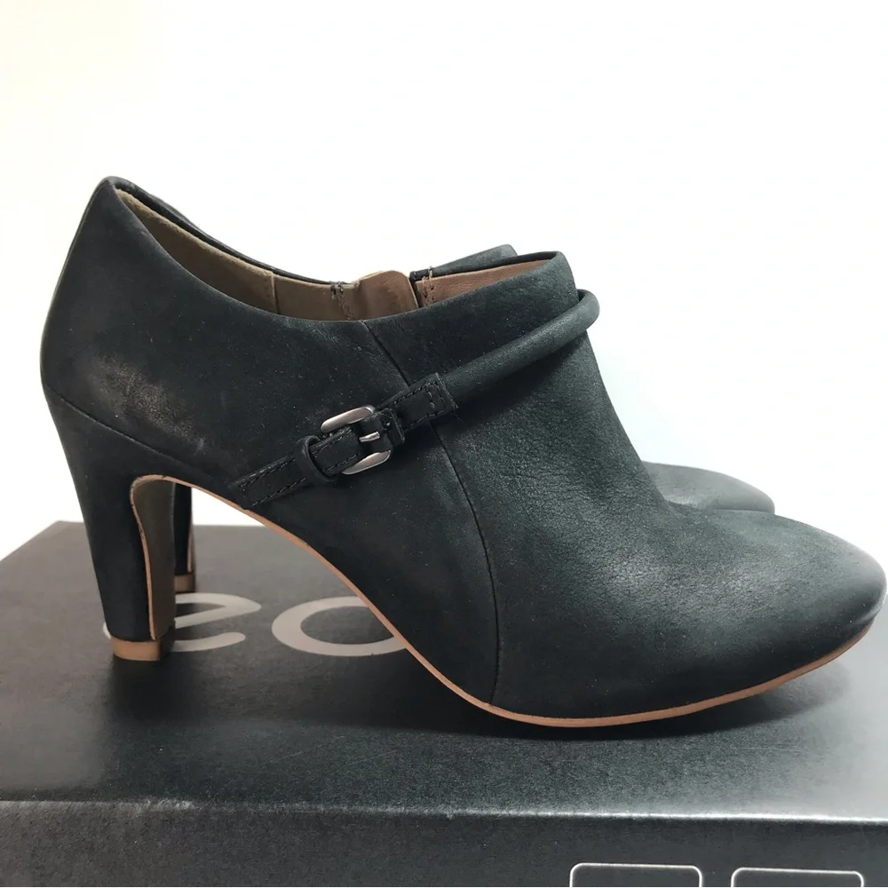 ECCO Women's Black Heeled Leather Booties Size 35 NIB - Picture 3 of 16